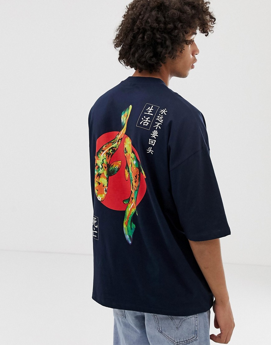 ASOS DESIGN - T-shirt oversize con stampa posteriore di pesce-Navy