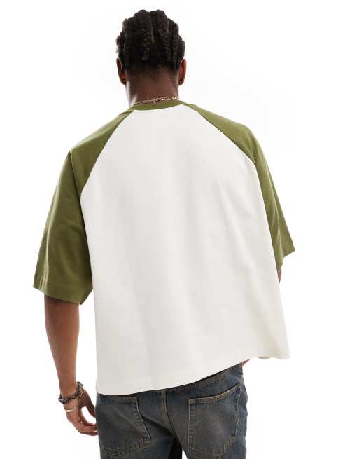 ASOS DESIGN - T-shirt oversize coupe carrée à manches kaki raglan contrastantes - Crème, 4 de 4