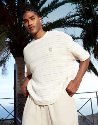 ASOS DESIGN - T-shirt oversize coupe carrée à rayures texturées et broderies sur le devant - Neutre-Multicolore