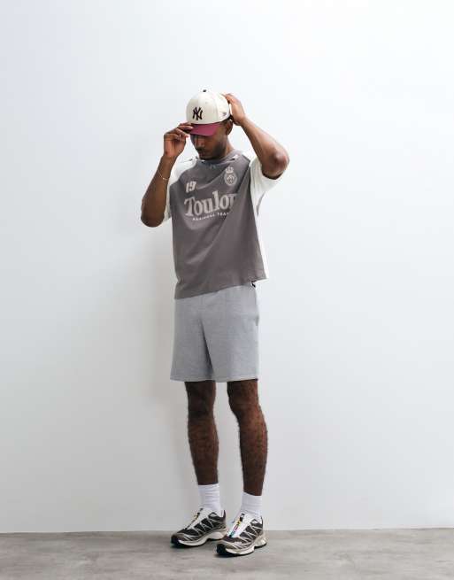 ASOS DESIGN - T-shirt oversize cut and sew grigia con grafica stile calcio, 5 di 5