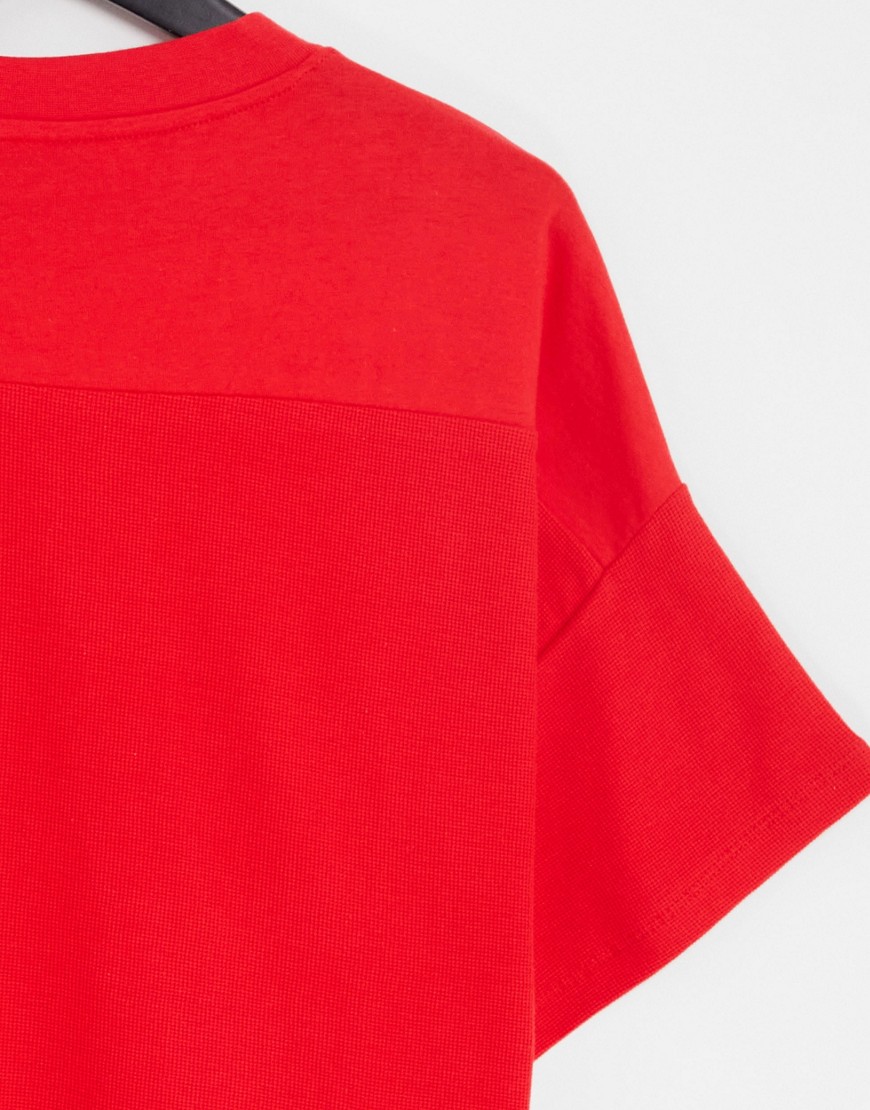 T-shirt oversize cut and sew rossa con scollo a V-Rosso - ASOS DESIGN T-shirt donna  - immagine2