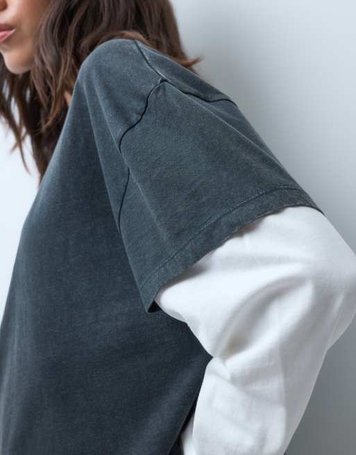 ASOS DESIGN t-shirt oversize double épaisseur en gris délavé et crème, 2 de 4
