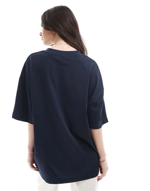 ASOS DESIGN - T-shirt oversize en maille à imprimé Milano en relief - Bleu marine, 4 de 4