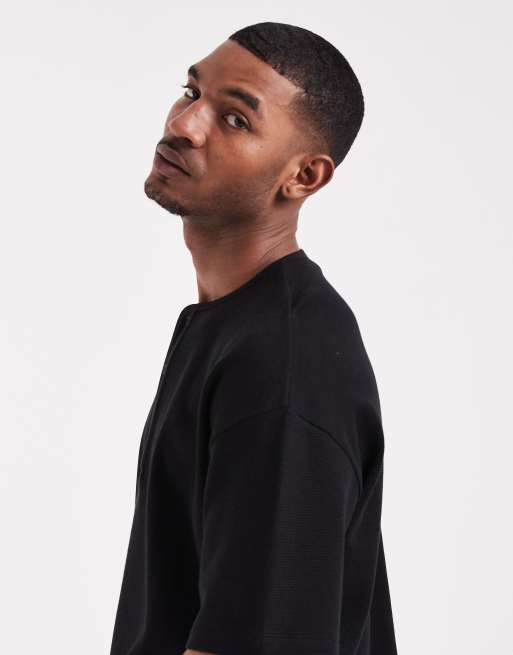 ASOS DESIGN - T-shirt oversize gaufré coupe carrée à col boutonné - Noir, 4 de 5