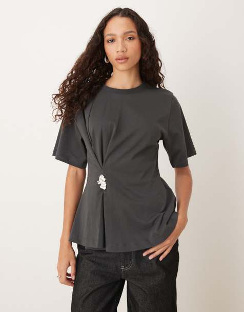 ASOS DESIGN - T-shirt oversize grigio nero con dettaglio raccolto in metallo - view 1
