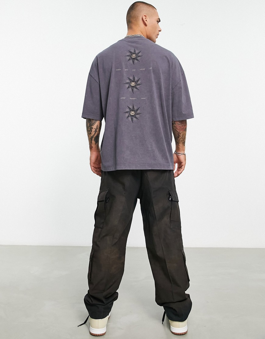 T-shirt oversize grigio slavato con stampa celestiale di soli sul retro - ASOS DESIGN T-shirt donna  - immagine1