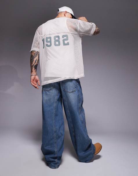 ASOS DESIGN - T-shirt oversize in tessuto a rete traforato beige con scollo a V e grafica sportiva - view 1