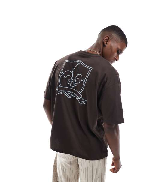 ASOS DESIGN - T-shirt oversize marrone scuro con grafiche stile college - view 1