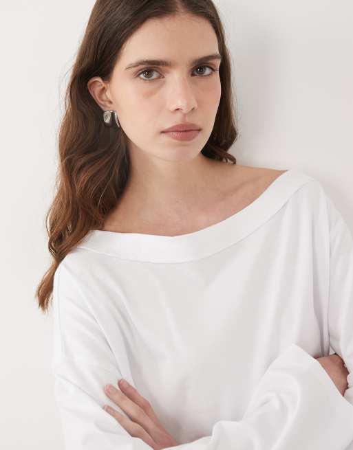 ASOS DESIGN T-shirt oversize monospalla a maniche lunghe bianca, 2 di 4