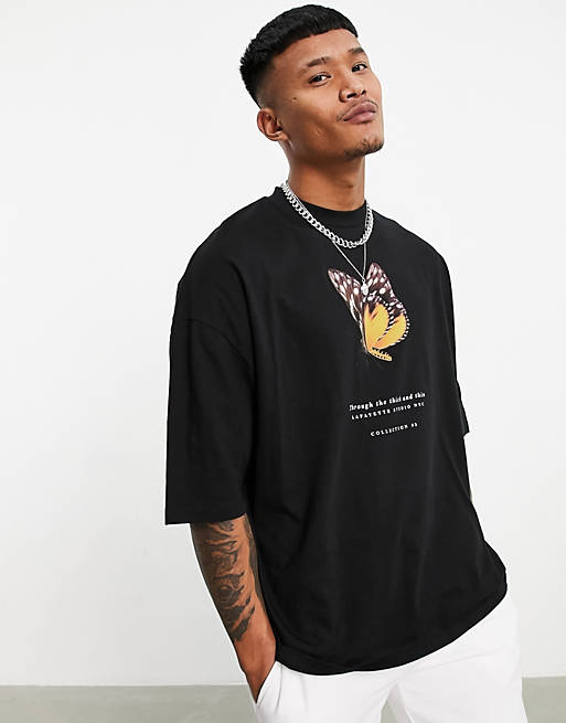 ASOS DESIGN - T-shirt oversize nera con farfalla e scritta sul davanti