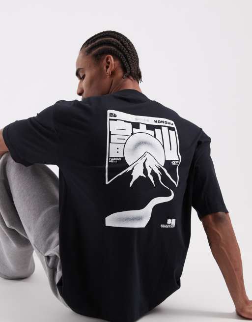 ASOS DESIGN - T-shirt oversize nera con grafica di montagna di Honshu