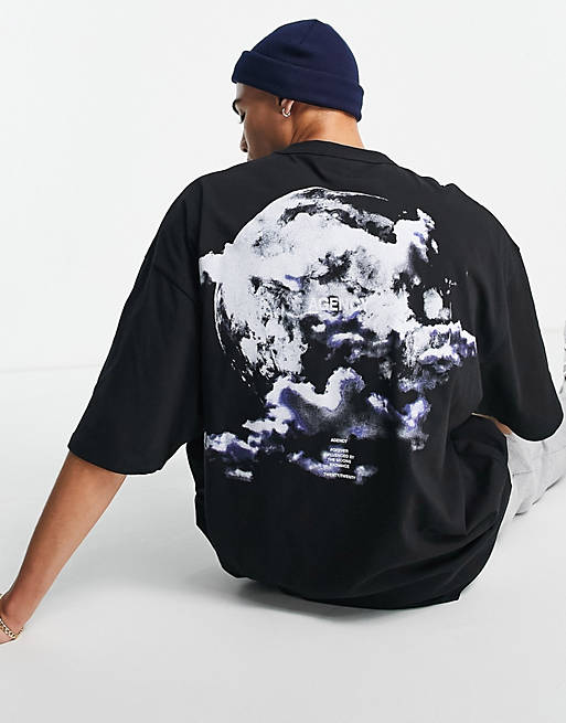ASOS DESIGN - T-shirt oversize nera con stampa di luna e nuvole sul retro