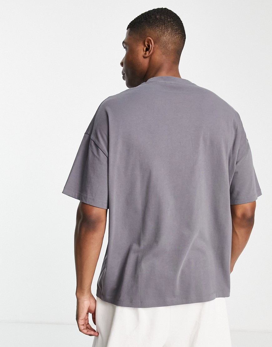 T-shirt oversize nero slavato con girocollo - ASOS DESIGN T-shirt donna  - immagine3