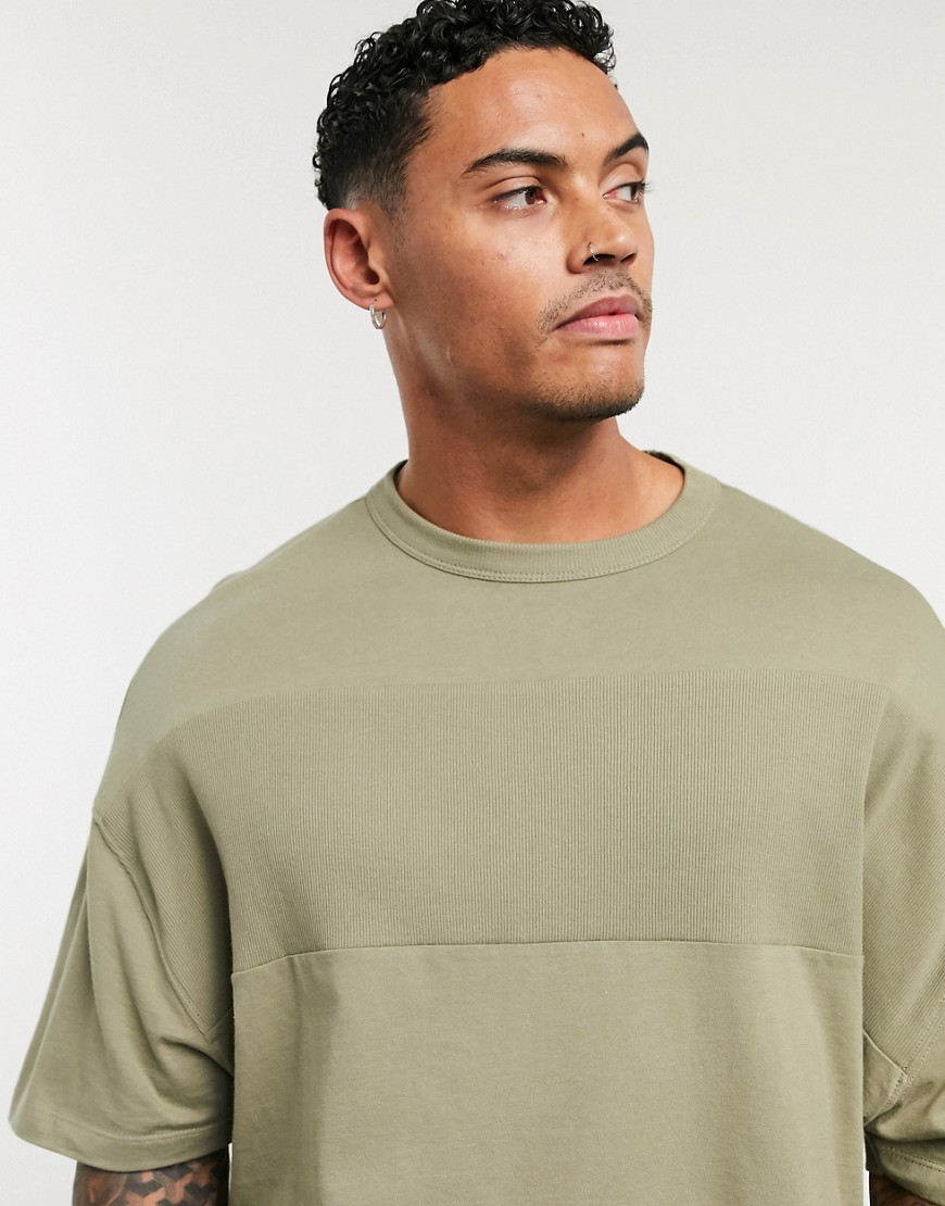 ASOS DESIGN - T-shirt oversize organica verde con pannelli a coste