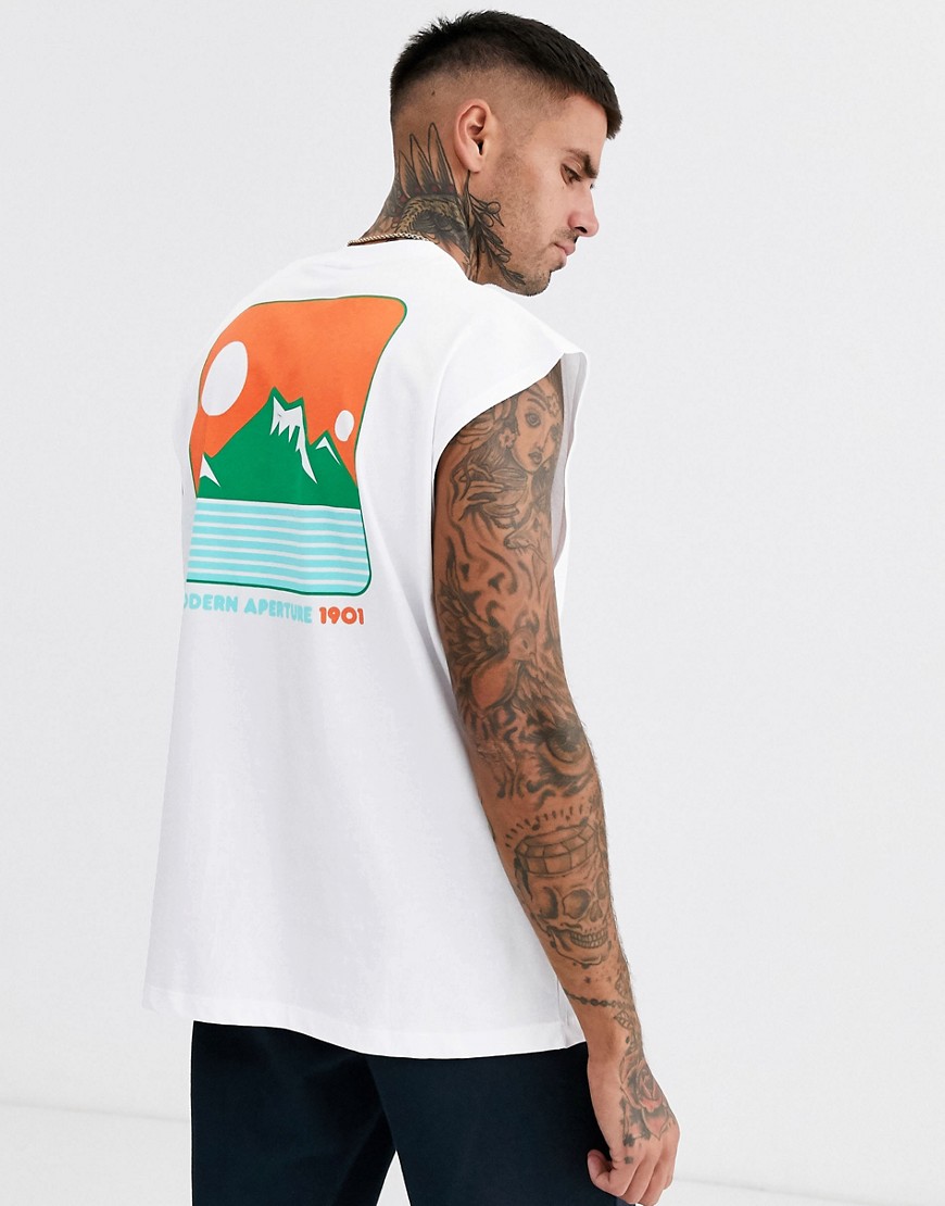 ASOS DESIGN - T-shirt oversize senza maniche con stampa sul retro-Bianco