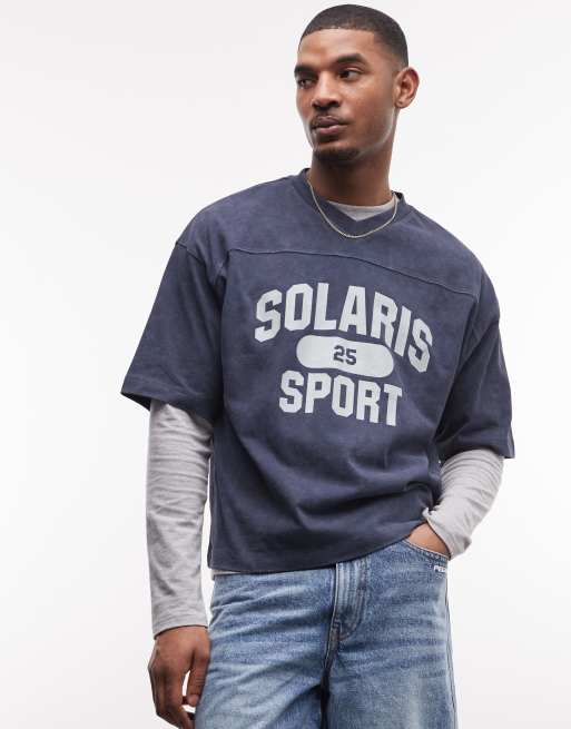 ASOS DESIGN - T-shirt oversize squadrata lavaggio blu navy con grafica sportiva, 2 di 5