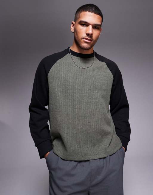 ASOS DESIGN - T-shirt oversize squadrata lavorata a nido d'ape kaki e nera con maniche raglan a contrasto