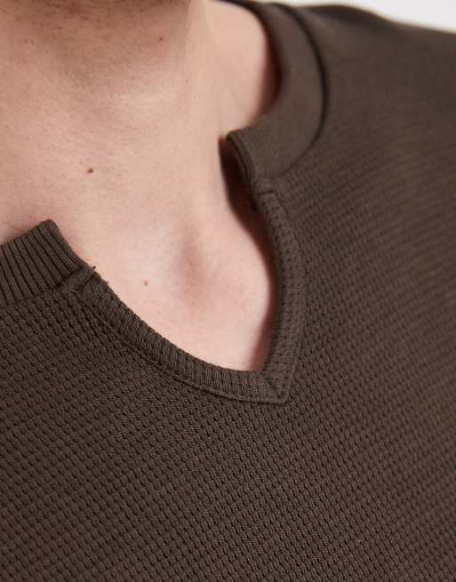 ASOS DESIGN - T-shirt oversize squadrata marrone scuro a nido d'ape con intaglio sullo scollo, 3 di 5