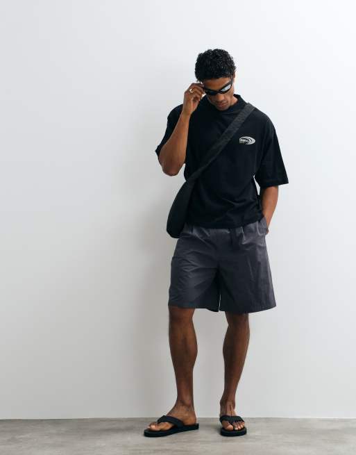 ASOS DESIGN - T-shirt oversize squadrata nera con grafica streetwear, 3 di 5