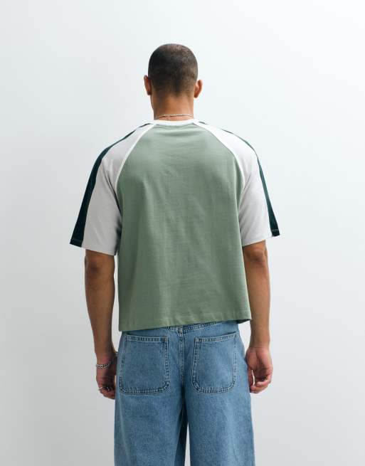 ASOS DESIGN - T-shirt oversize squadrata verde con pannelli cut and sew e grafica a tema calcistico, 5 di 5