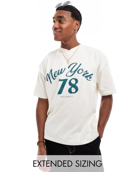 ASOS DESIGN - T-shirt oversize stile college bianco sporco con stampa 