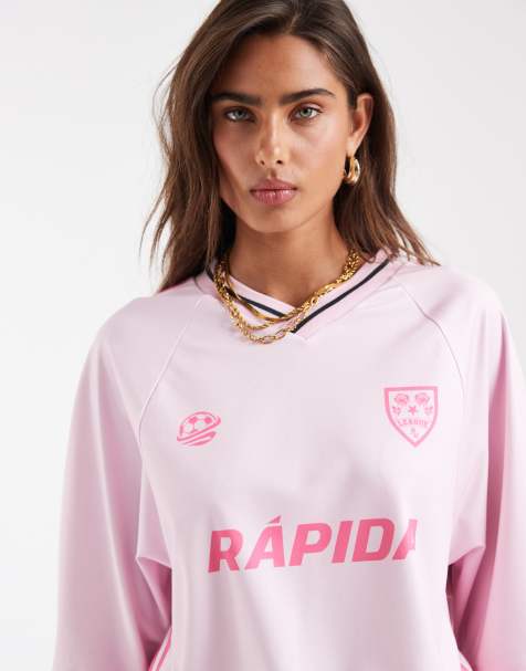 ASOS DESIGN - T-shirt oversize style football à col en V et motif graphique - Rose - view 1