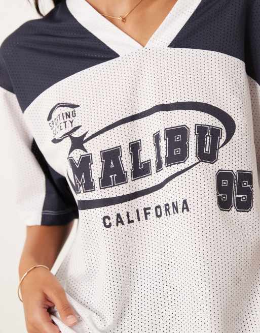 ASOS DESIGN - T-shirt oversize style football à col en V et motif graphique, 3 de 4