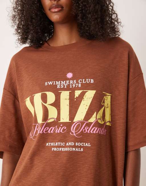 ASOS DESIGN - T-Shirt oversize testurizzata con stampa "Ibiza" color cioccolato, 4 di 4