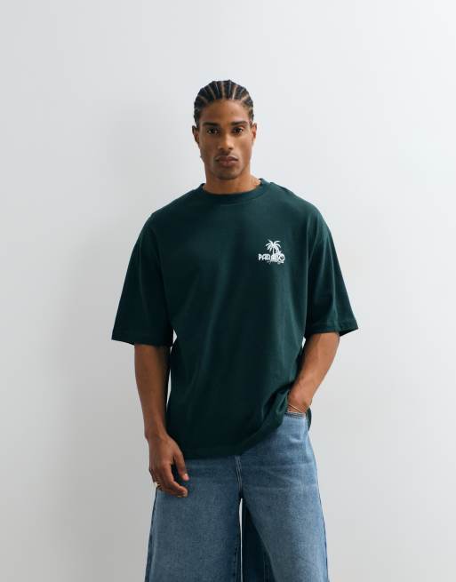 ASOS DESIGN - T-shirt oversize verde scuro con grafica con automobile da corsa, 2 di 5