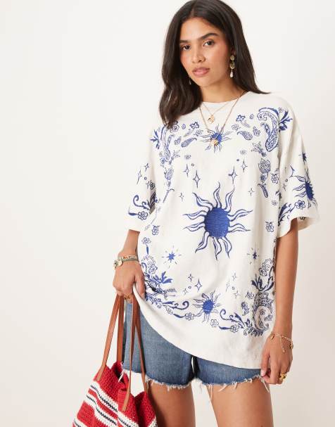 ASOS DESIGN – T-shirt oversize w kolorze złamanej bieli z haftowanym wzorem - view 1