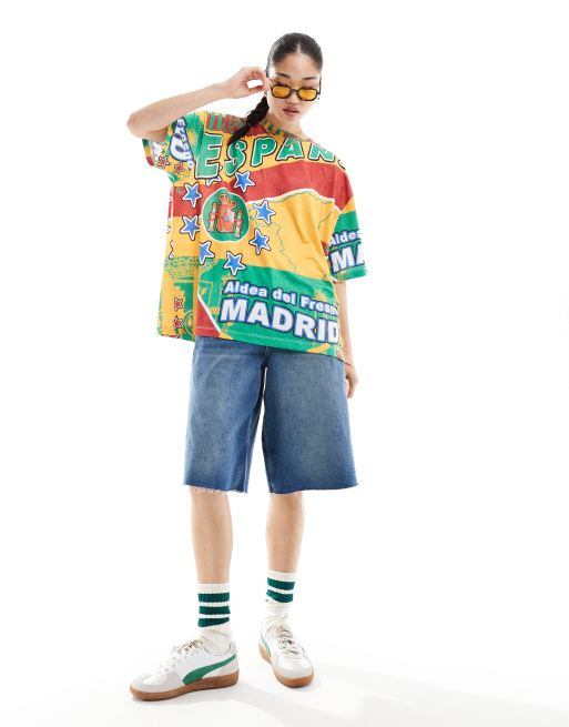 ASOS DESIGN – T-shirt oversize z nadrukiem z motywem Hiszpanii i Madrytu na całej powierzchni