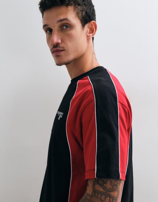 ASOS DESIGN T-shirt pesante relaxed con stampa e pannelli a contrasto nera e rossa, 2 di 5