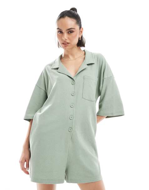 ASOS DESIGN – T-Shirt-Playsuit aus Frottee in Salbeigrün - view 1