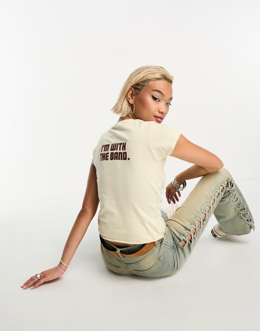 ASOS DESIGN - T-shirt raccourci à imprimé groupe style années 70 - Crème