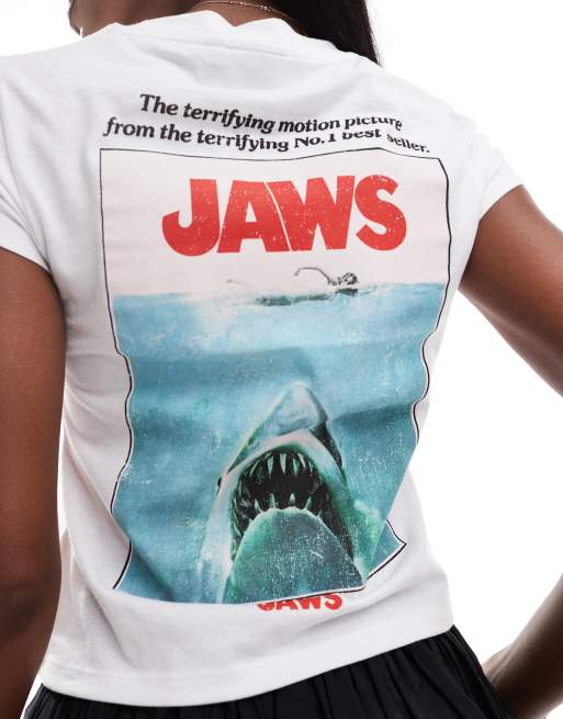 ASOS DESIGN T shirt ristretta bianca devore con stampa su licenza dello Squalo