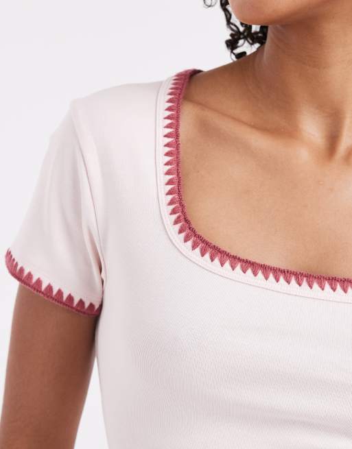 ASOS DESIGN - T-shirt ristretta rosa polvere con impunture a contrasto, 3 di 4