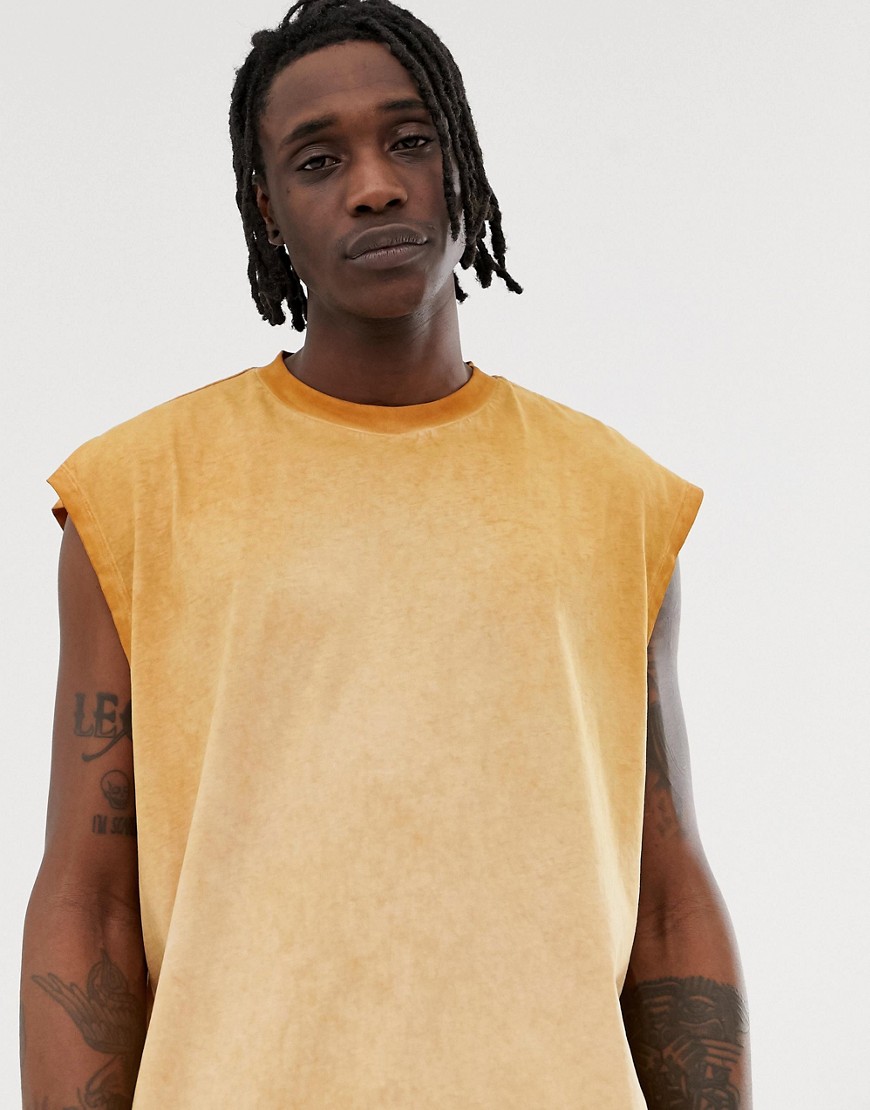 ASOS DESIGN - T-shirt senza maniche oversize gialla lavaggio pigmentato-Giallo