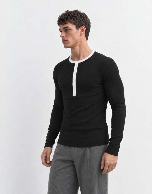 ASOS DESIGN t-shirt serafino attillata a maniche lunghe con collo a contrasto in costina nera, 10 di 10