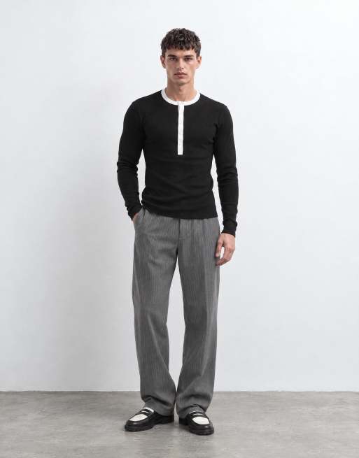 ASOS DESIGN t-shirt serafino attillata a maniche lunghe con collo a contrasto in costina nera, 9 di 10