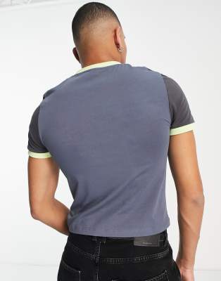 T-shirt skinny grigia color block con finiture verdi e cut-out-Grigio - ASOS DESIGN T-shirt donna  - immagine1