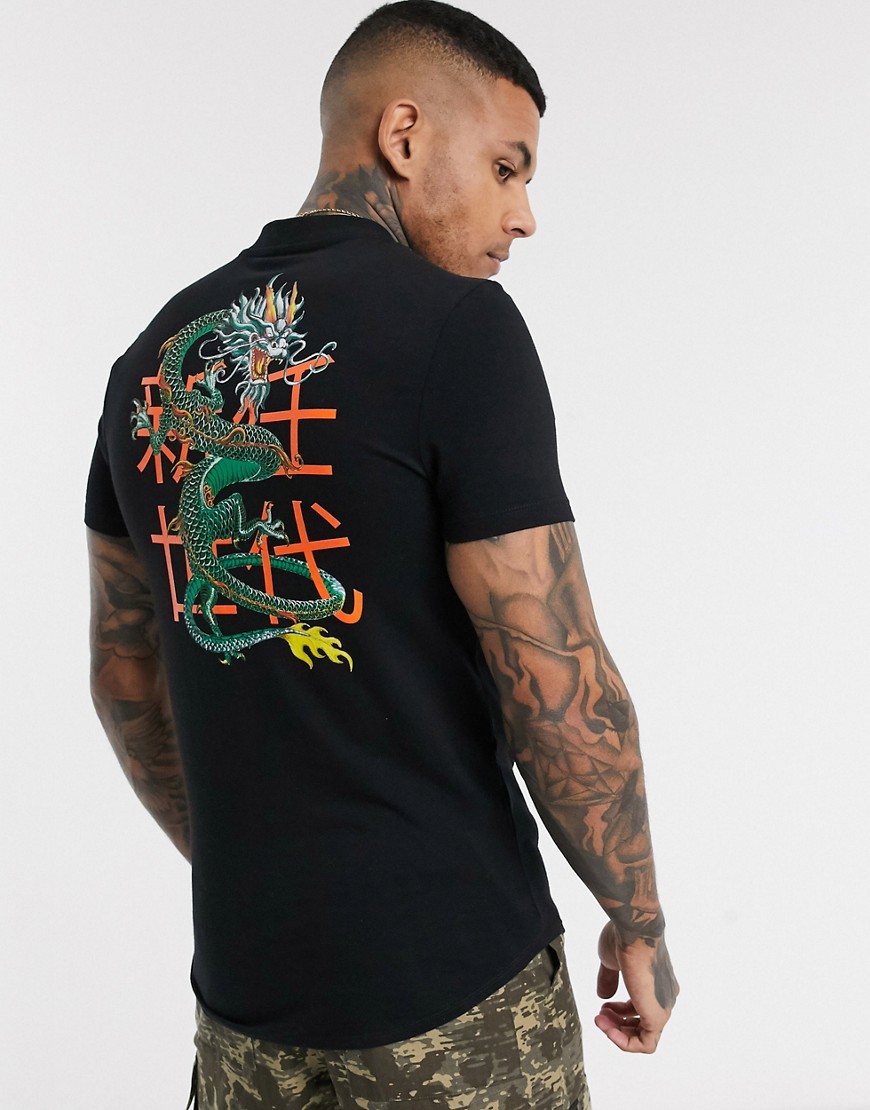 ASOS DESIGN - T-shirt skinny lunga in cotone organico con drago sul retro e fondo arrotondato-Nero