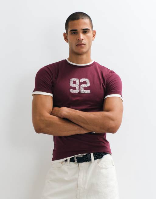 ASOS DESIGN - T-shirt slim color granata con grafica 92, 4 di 5