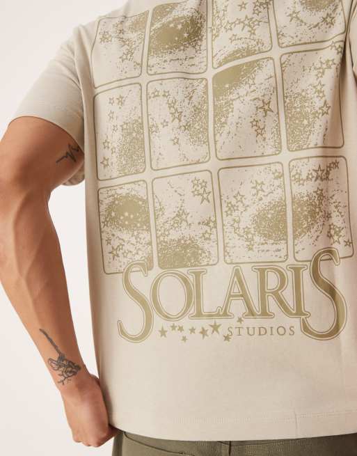 ASOS DESIGN - T-shirt squadrata beige con stampa a tema celestiale, 3 di 4