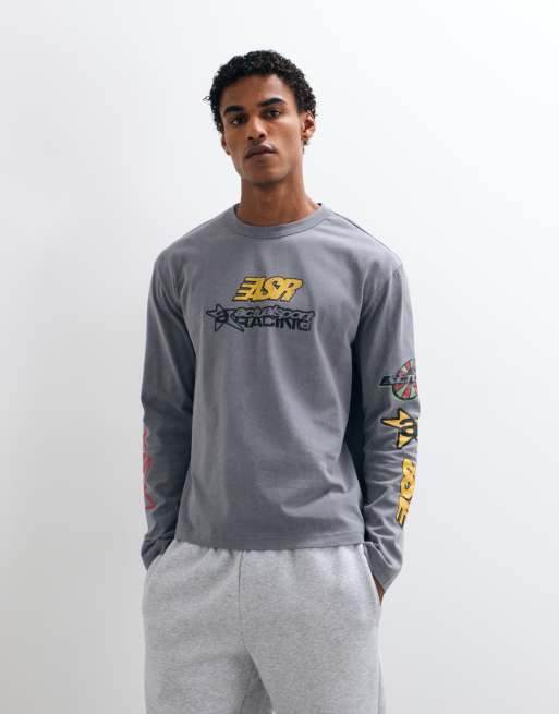 ASOS DESIGN T-shirt squadrata comoda a maniche lunghe con stampa in grigio slavato, 2 di 5