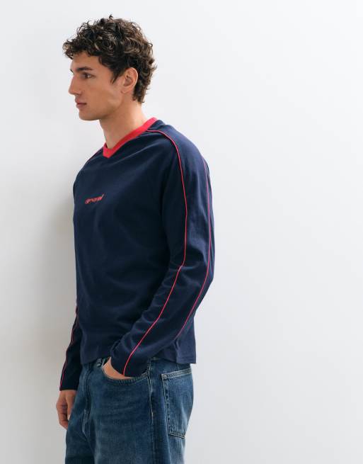 ASOS DESIGN t-shirt squadrata e comoda a maniche lunghe con scollo a V e stampa con scritta, blu navy, 4 di 5