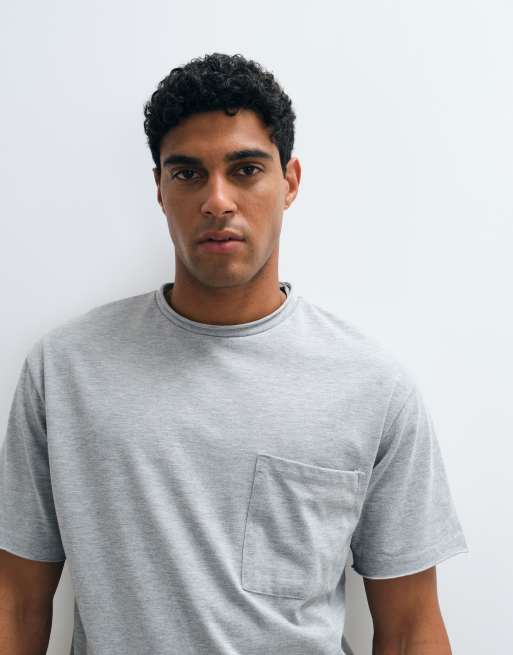 ASOS DESIGN T-shirt squadrata e comoda con taschino e bordi grezzi in grigio mélange, 5 di 5