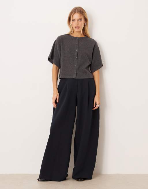 ASOS DESIGN - T-shirt squadrata morbidissima grigio antracite con bottoni, 2 di 4