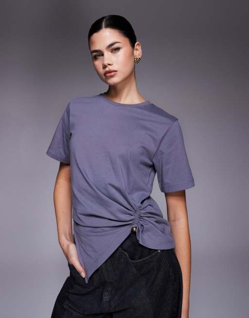 ASOS DESIGN - T-shirt stretta in vita antracite con dettaglio in metallo