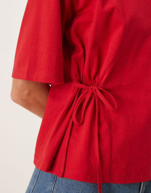 ASOS DESIGN - T-shirt stretta in vita rossa con allacciatura laterale, 2 di 4