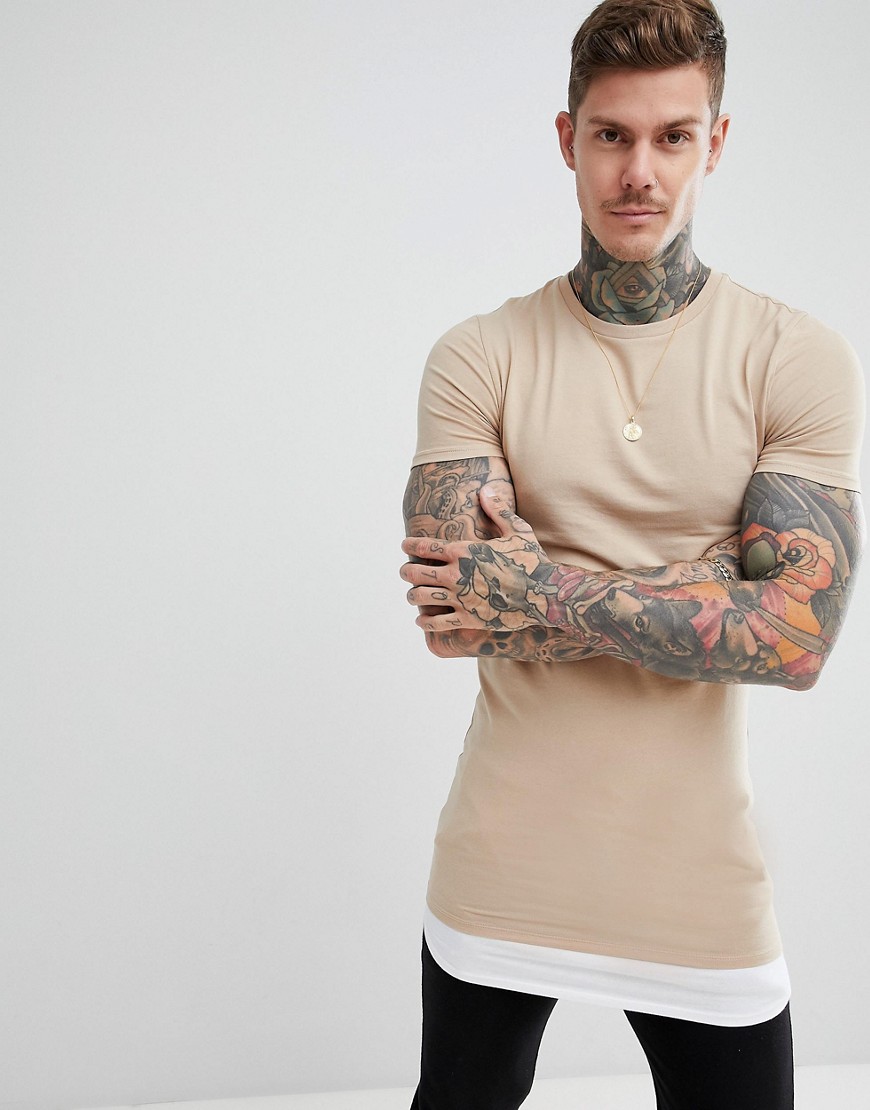 ASOS DESIGN - T-shirt super lunga attillata beige con fondo esteso a contrasto